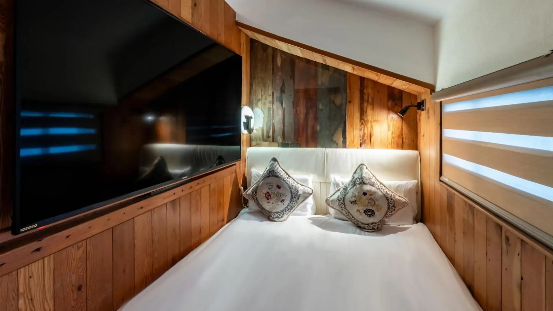 *** Guest house Pillow Window & Listen To Rain Inn Museum Branch Pingjiang Road, Suzhou Suzhou  China